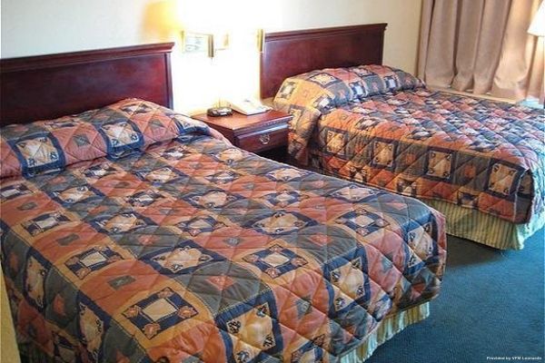 RED CARPET INN AND SUITES MUNCIE (Muncie)